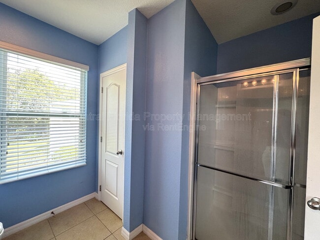 Building Photo - 3617 Seneca Club Loop