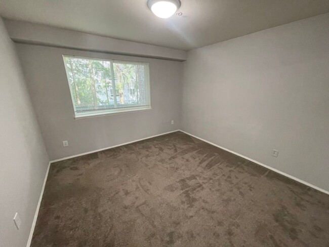 Building Photo - Warm and Cozy 2 bedroom Condo for Rent in ...