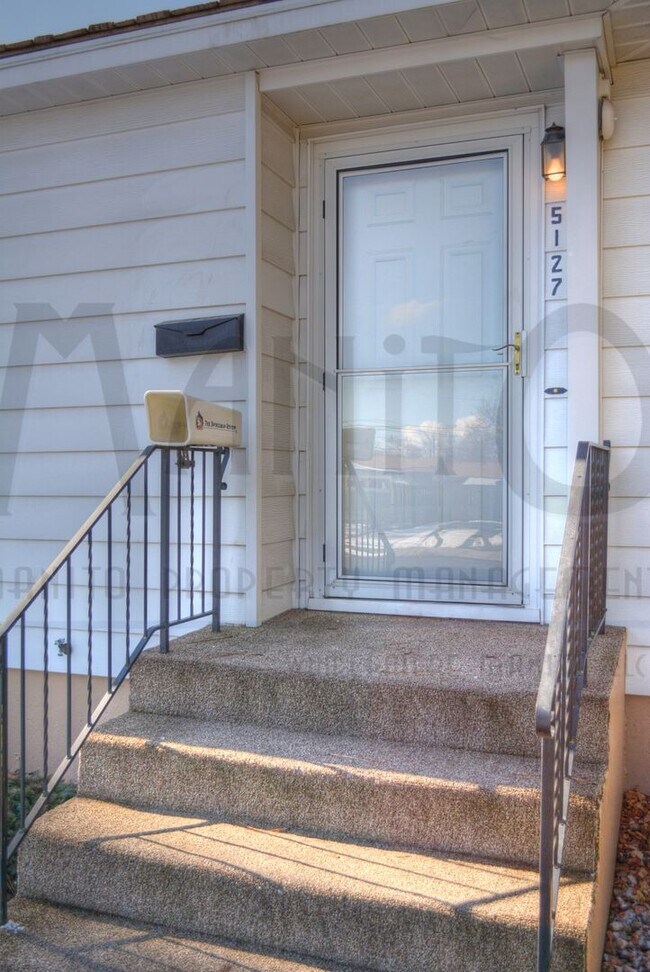 Building Photo - **COMING SOON** Spacious Hobby Home