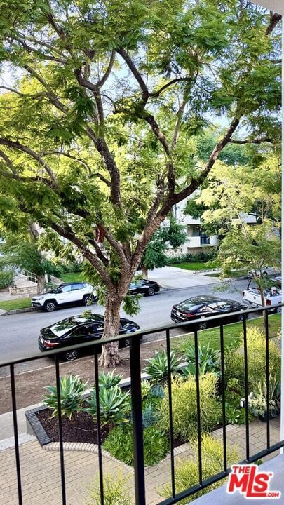 Building Photo - 414 N Palm Dr