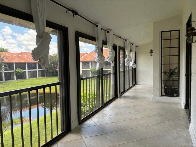 Building Photo - 7895 La Mirada Dr