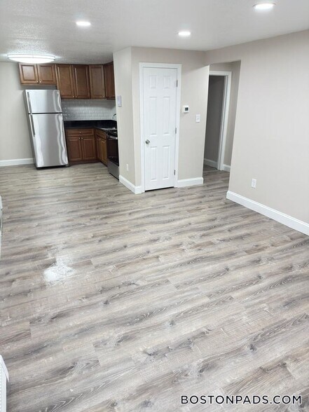 Building Photo - 85 Ridgewood Ln
