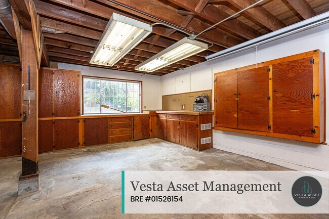 Building Photo - 351 Winding Way