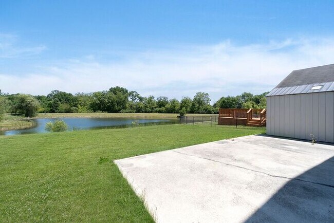Building Photo - Spacious 3 Bed 2.5 Bath Home in Parks at W...