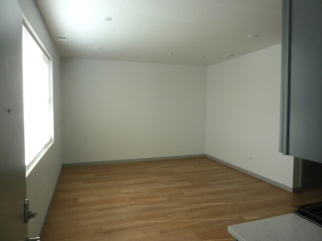 Building Photo - 9522 S 53rd Ave