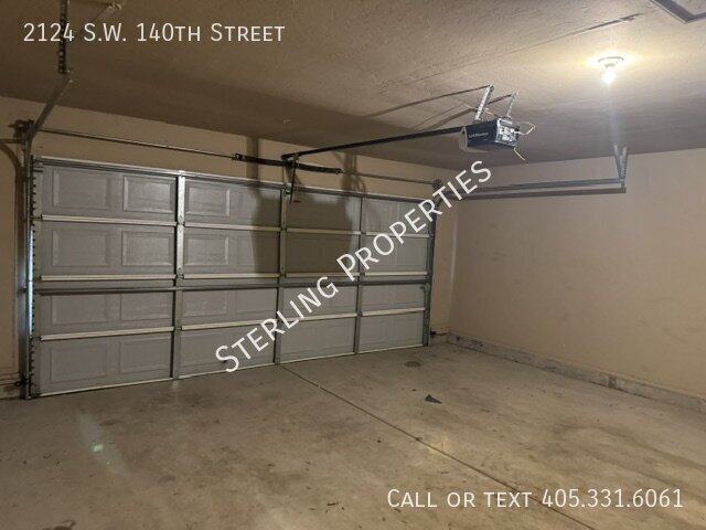 Building Photo - 2124 SW 140th St