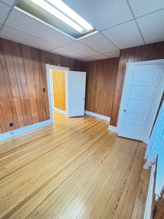 Building Photo - 316 W Broad St