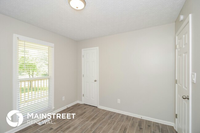 Building Photo - 333 Oak Landing Cir