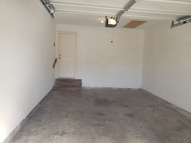 Building Photo - 2977 W Village Ln