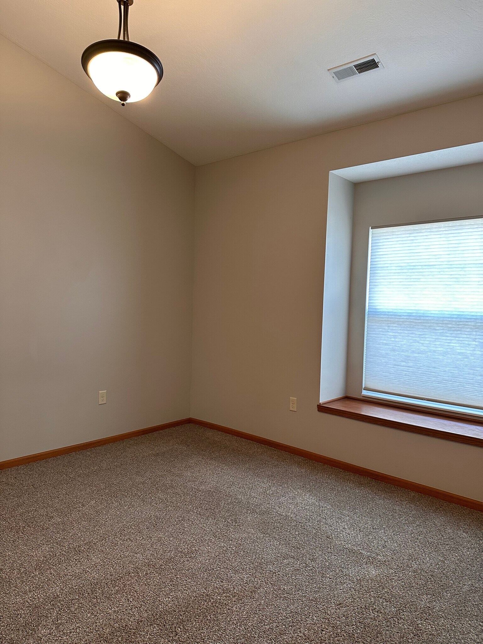 Building Photo - 1065 Reimer Rd