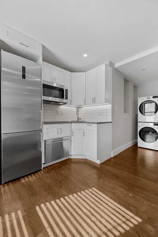 Building Photo - 153 E 26th St