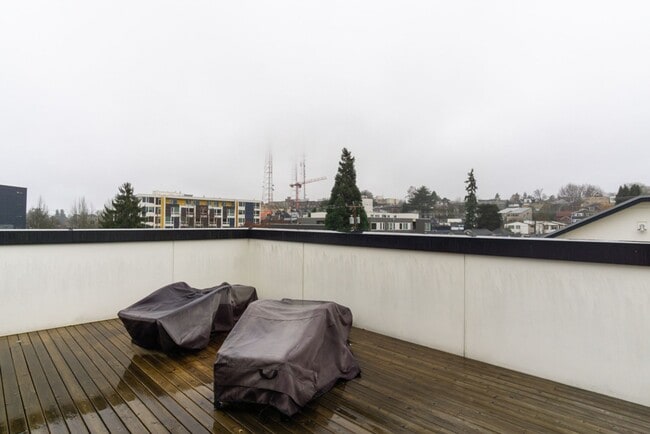 Building Photo - 3Bd/3Ba Seattle Townhouse