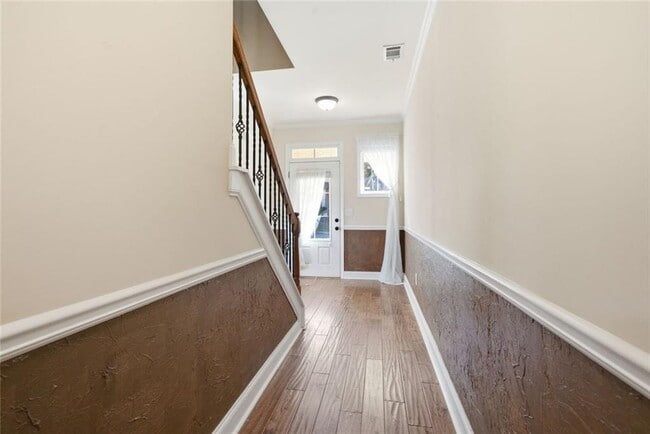 Building Photo - 513 Broughton Dr