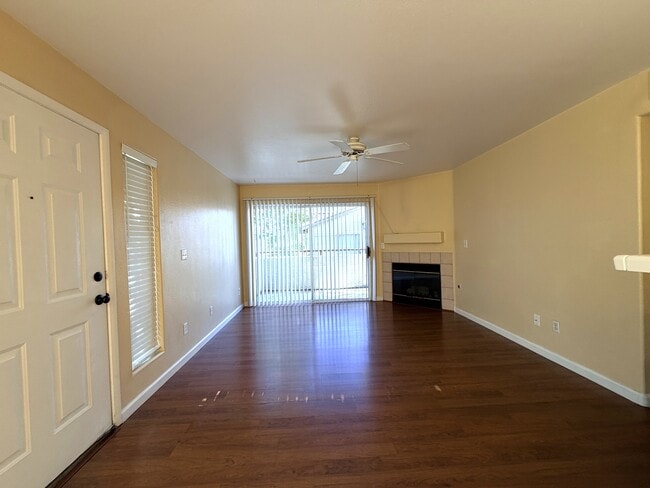 Building Photo - 4955 S Lindell Rd