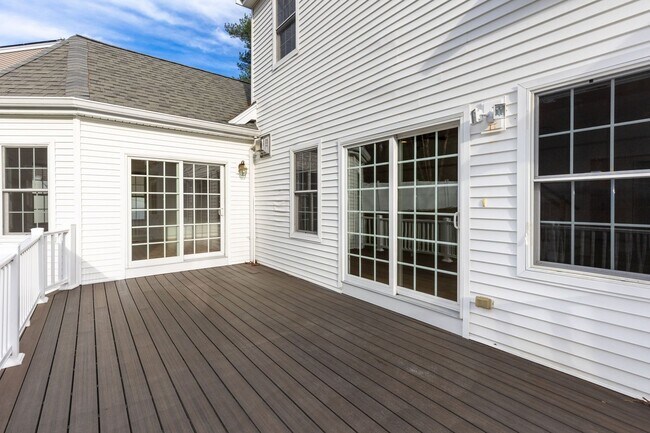 Building Photo - 5 Neff Dr