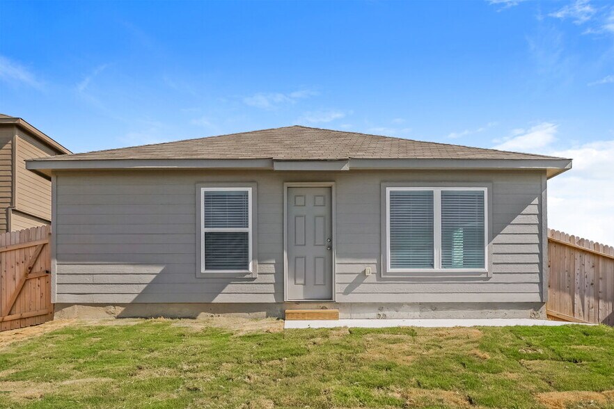 Building Photo - 211 TX-211