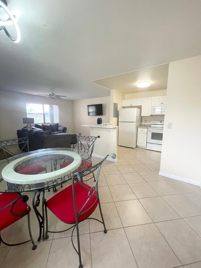 Building Photo - 314 Saxony Way