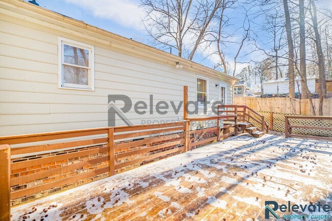 Building Photo - 2630 Beaver Falls Rd