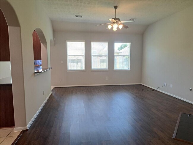 Building Photo - 26315 Fox Ridge Ln