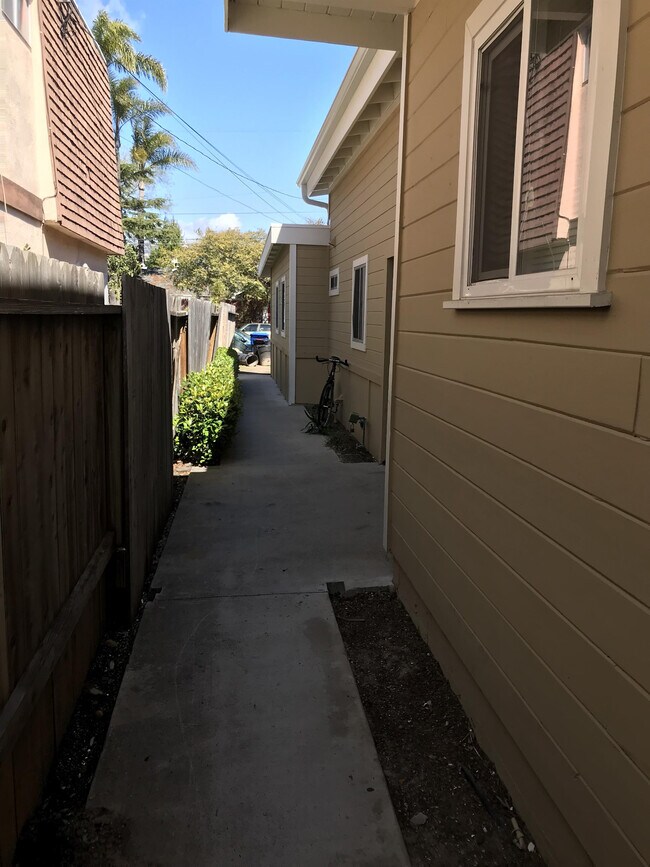 Building Photo - 6692 Trigo Rd