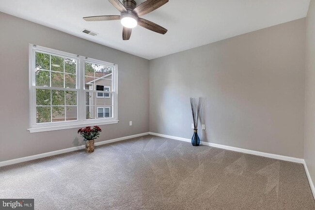 Building Photo - 16131 Parklawn Pl