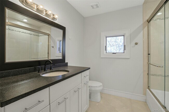 Building Photo - 300 Clausland Mountain Rd