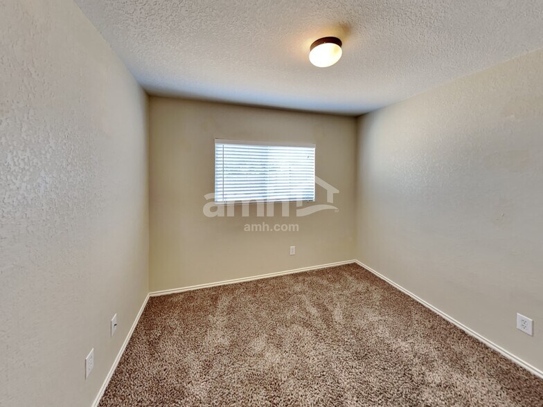 Building Photo - 3739 Hideaway Grn