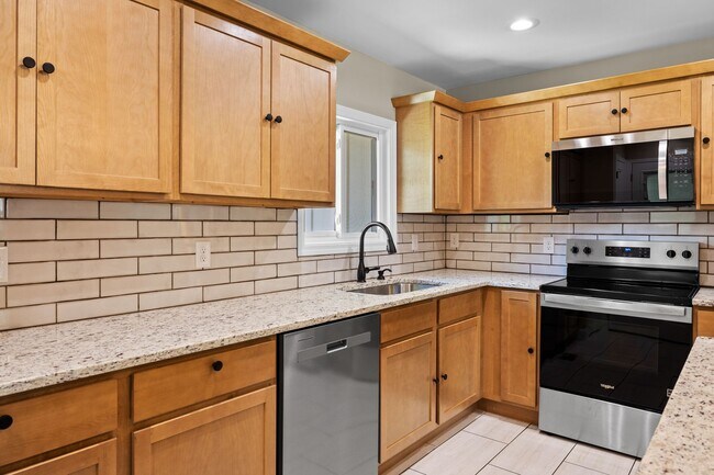 Building Photo - 910 Windlau Ct