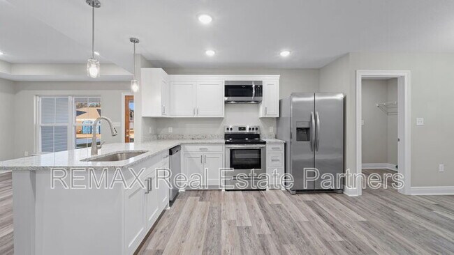 Building Photo - 6 Bellamy Ln