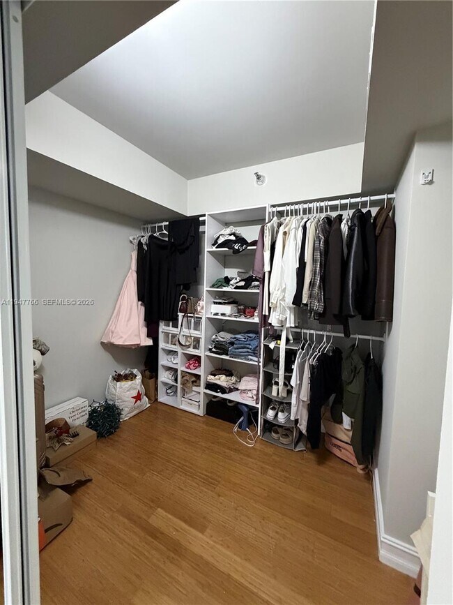 Building Photo - 19101 NE 36th Pl