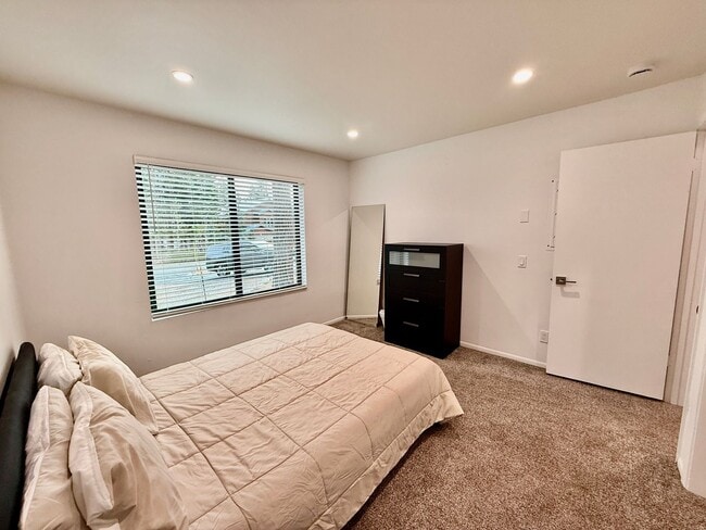 Building Photo - 41 Ridgecrest Dr