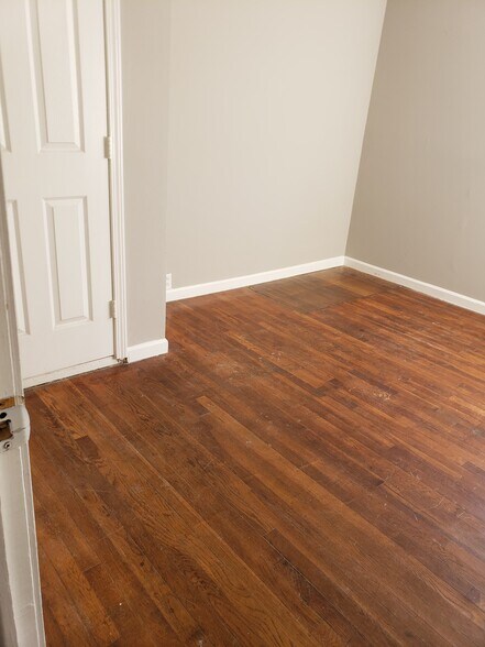 Building Photo - 4501 N Tracy Ave