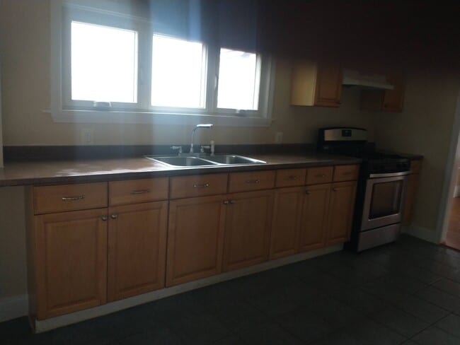 Building Photo - 85 Lynnfield St