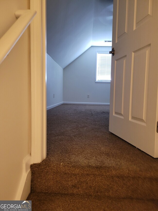 Building Photo - 175 Spinner Dr