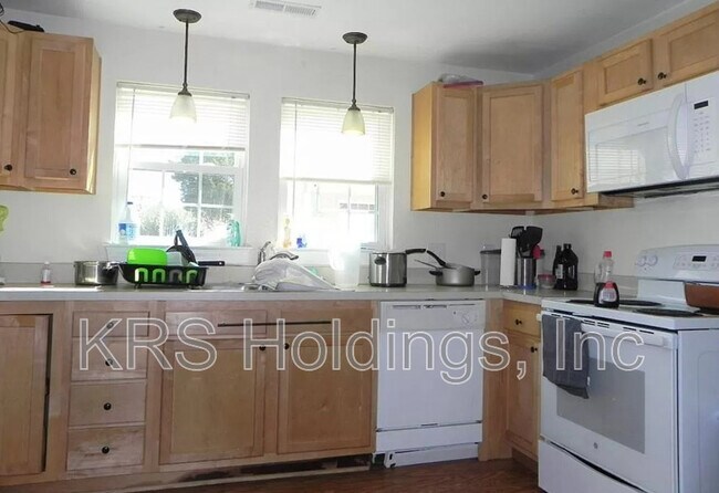 Building Photo - 5944 Bartee St