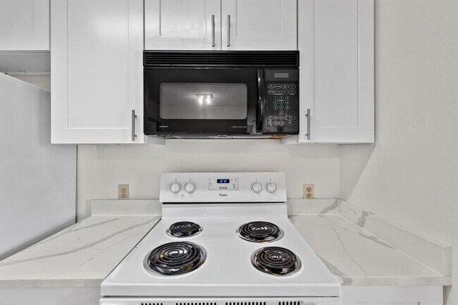 Building Photo - 3115 Helms St