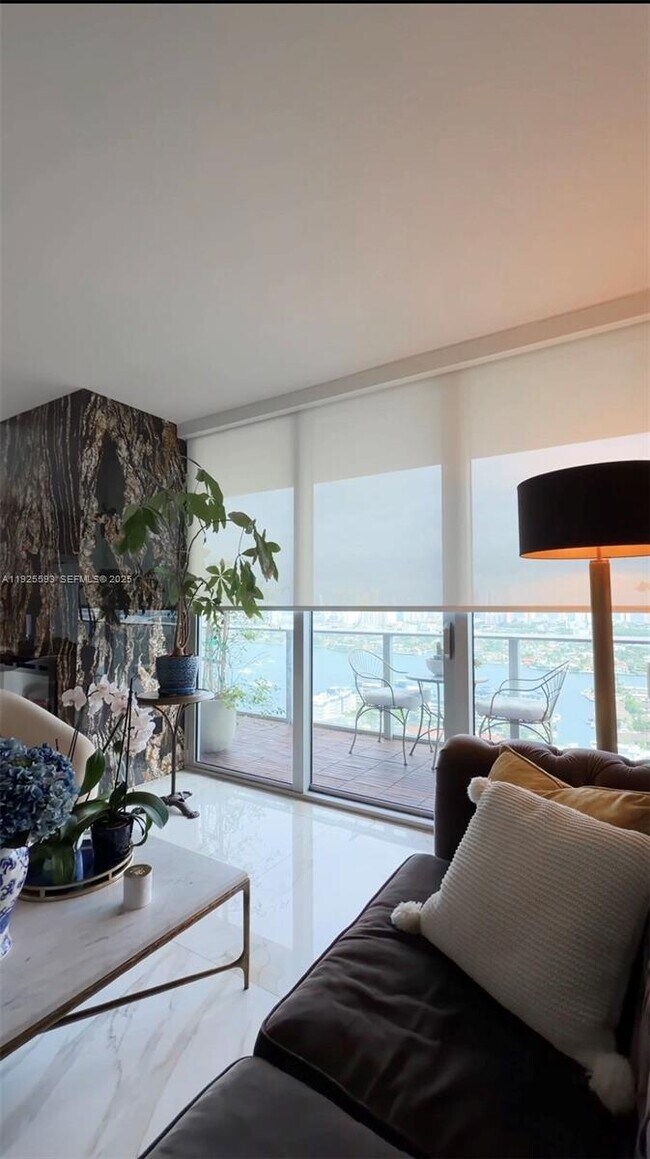 Building Photo - 16385 Biscayne Blvd