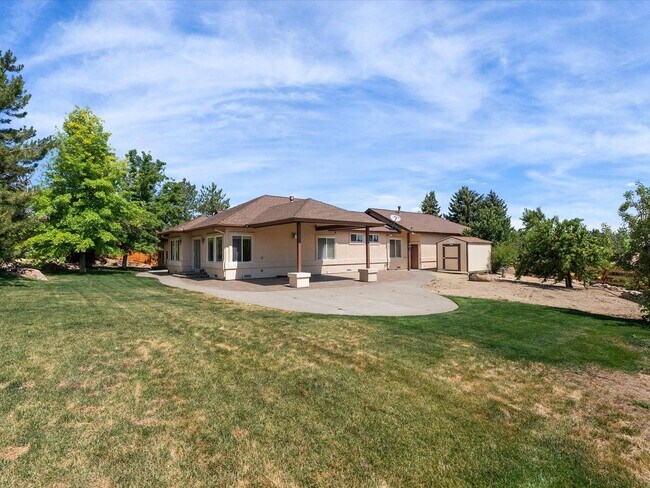 Building Photo - Fieldcreek Gem