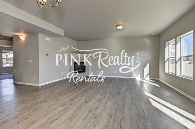 Building Photo - 10627 Hidden Pr Pkwy