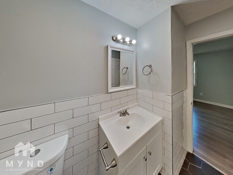 Building Photo - 4910 Lailwood Cir