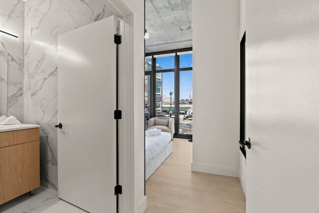 Building Photo - 1247 N 2nd St