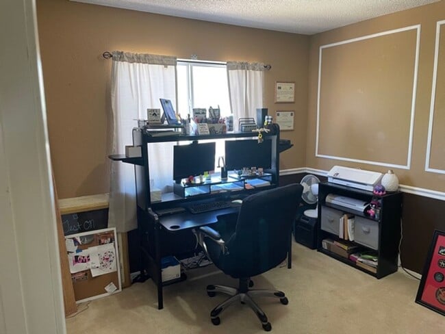 Building Photo - West El Paso 4 Bed 2.5 Bath Refrig A/C