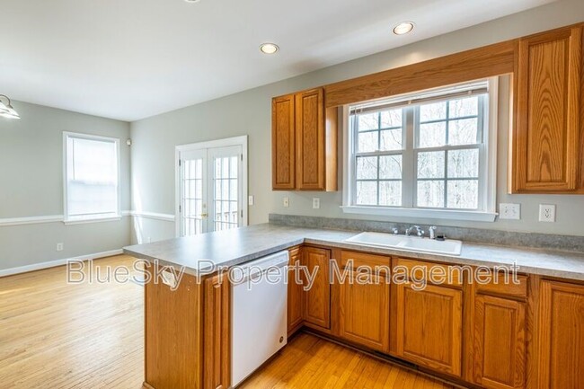Building Photo - 2304 Ravenswood Ct