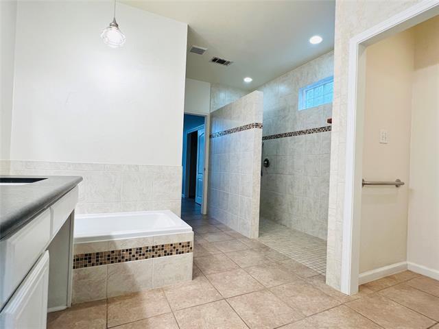 Building Photo - 1042 Fireside Dr