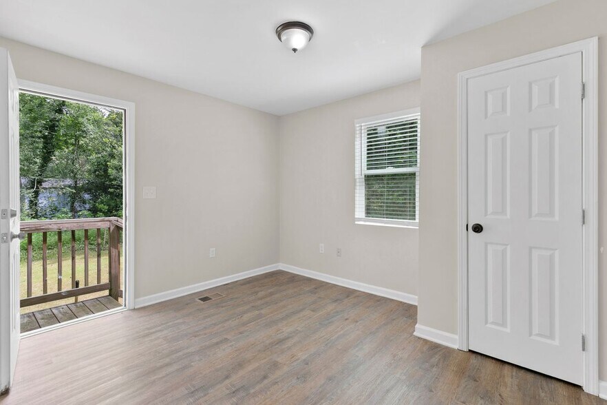 Building Photo - 2343 Carver Dr NW