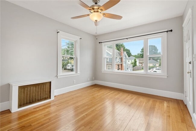 Building Photo - 113 Maple Ave