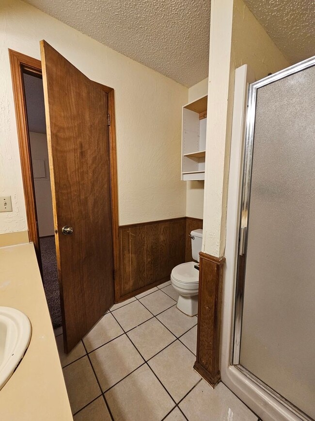 Building Photo - (3) Bed/(2) Bath SE Norman! Easy Access to I35.