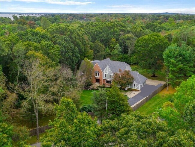 Building Photo - 48 St George Ct