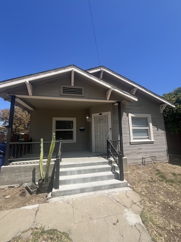 Building Photo - 412 L St