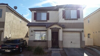 Building Photo - Spacious 4BD/3BA Home with Mountain Views in Las Vegas!